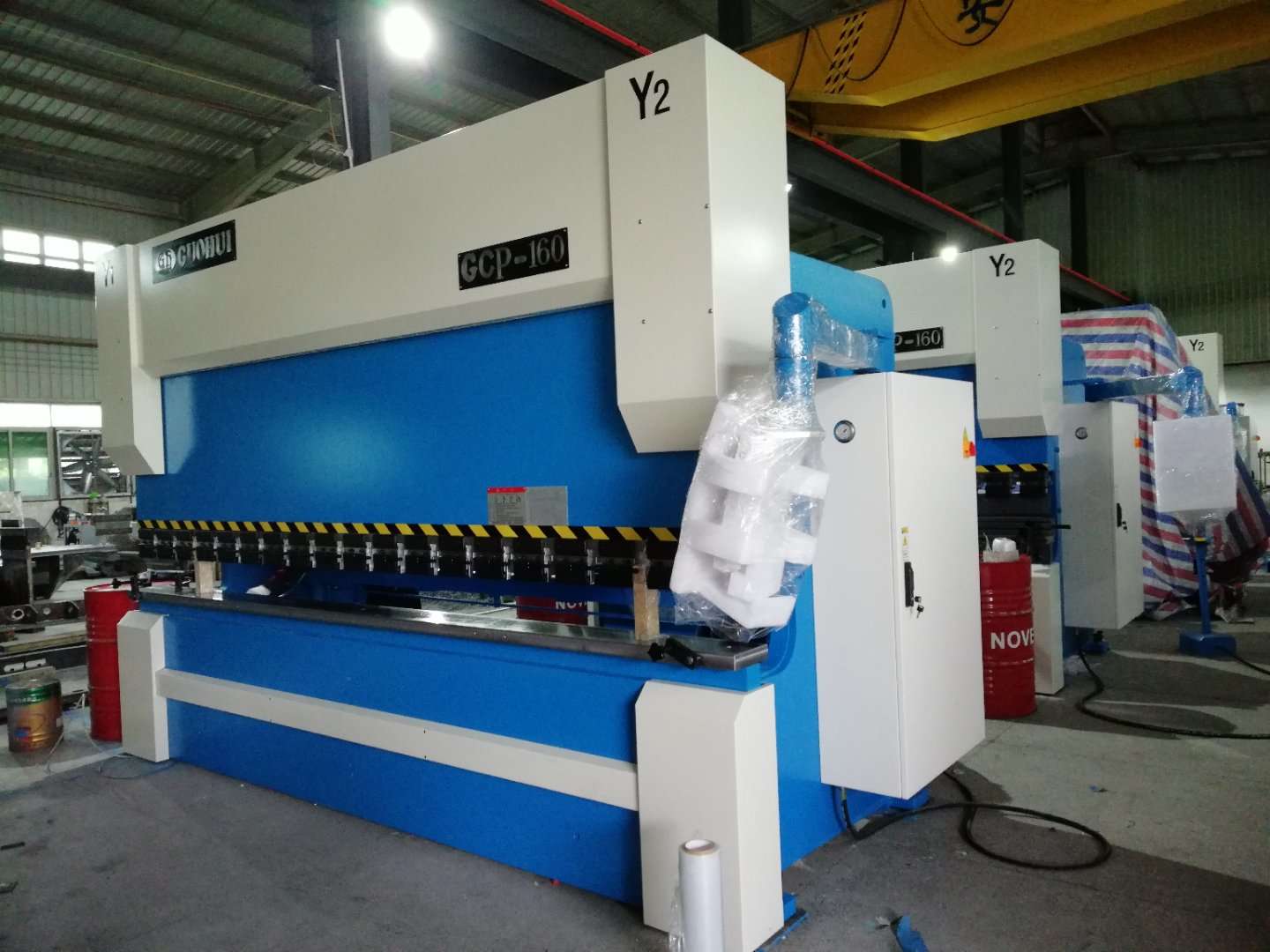 兩臺(tái)折彎機(jī)打包完畢，即將送往佛山客戶